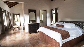 Colchones con pillow-top, wifi gratis y ropa de cama