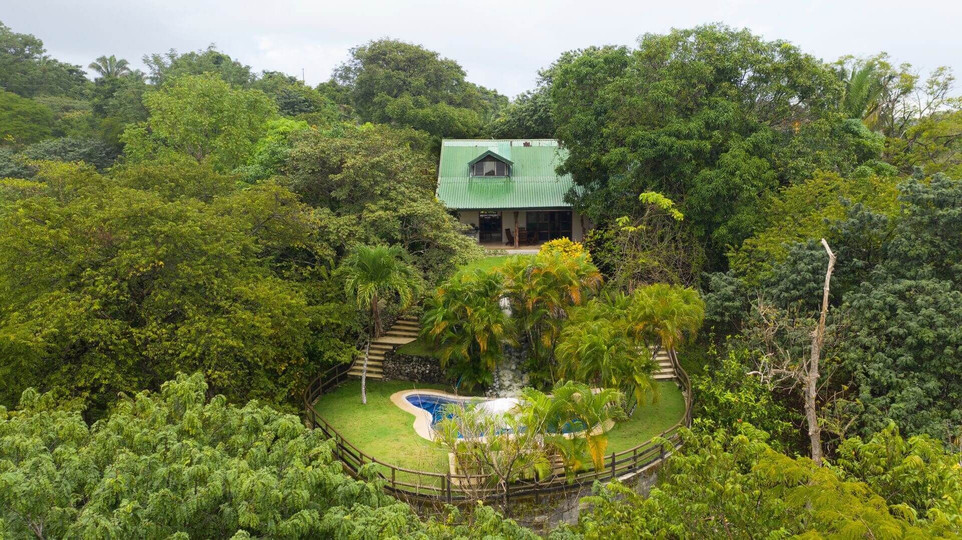 Familjehus - flera sängar - viss havsutsikt | Planlösning