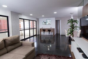 TV, Netflix, serviços de streaming