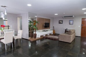Interior - Family Size • 4 SUITES (near Beira Mar) ★★★★★ (Meireles)
