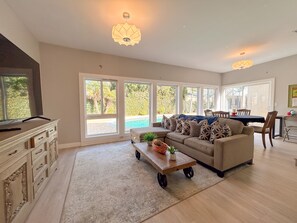 Smart TV, Netflix, servicios de streaming y impresora 