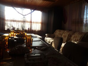 Lobby sitting area - Villa Seleste (Tsenovo)