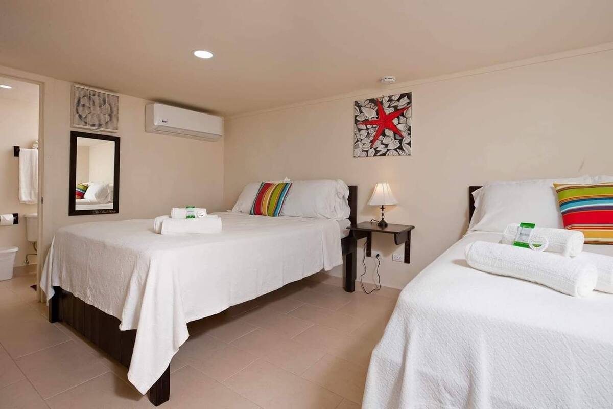 Egyptian cotton sheets, premium bedding, iron/ironing board (on request)
