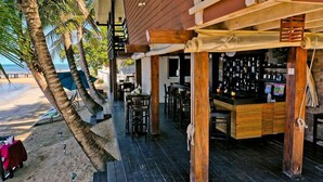 Quầy bar trên bãi biển