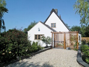 Exterior - 3 bedroom accommodation in Bacton, near North Walsham (Bacton, near North Walsham)