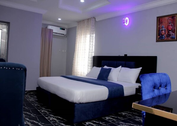 Standard Room | Desk, laptop workspace, blackout drapes, free WiFi