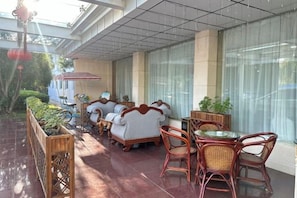 Tempat makan luar