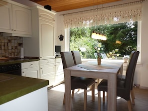 تناول الطعام