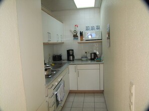 Kühlschrank, Mikrowelle, Ofen