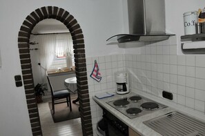 Kühlschrank, Mikrowelle, Ofen