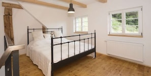 1 chambre, lit parapluie, Wi-Fi, draps fournis