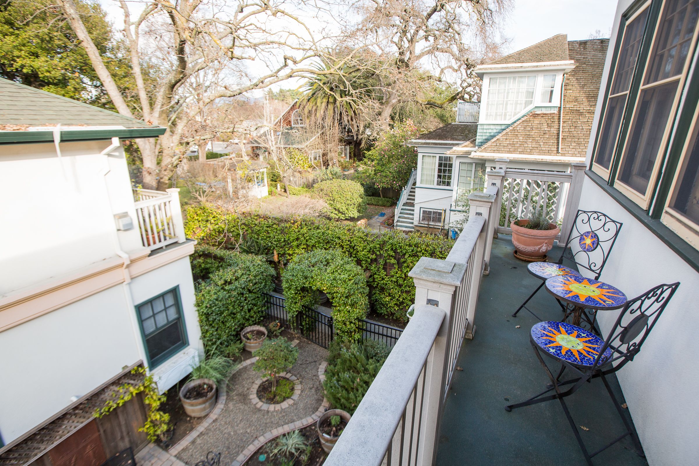 Superior Room, 1 King Bed, Non Smoking | Garden view