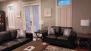 Smart TV, DVD player, books, stereo