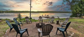 Newly remodeled 2 bedroom on the private lakefront of Little Portage Lake!