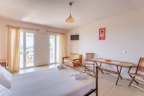 1 bedroom, in-room safe, soundproofing, free cribs/infant beds