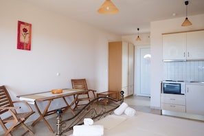 Standard Double or Twin Room | In-room safe, soundproofing, free cribs/infant beds, free WiFi - Hotel Aphrodite (West Mani)