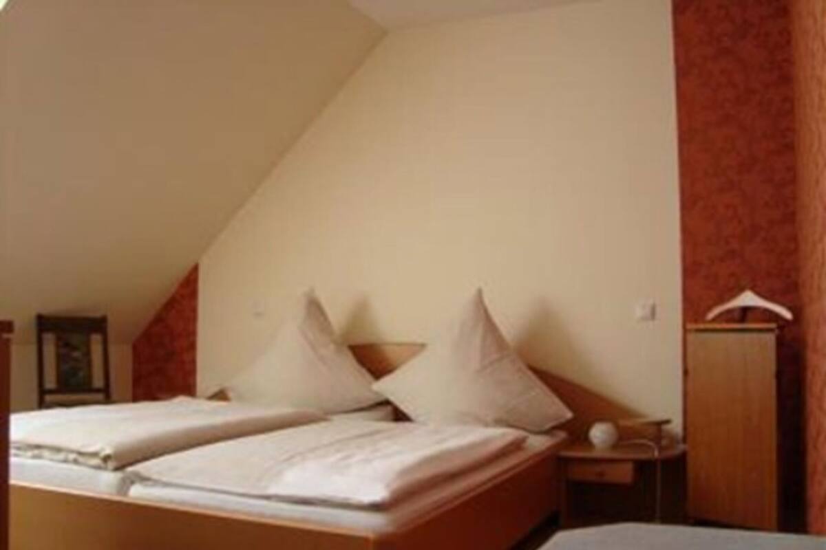 Habitación doble | Escritorio, wifi gratis y ropa de cama
