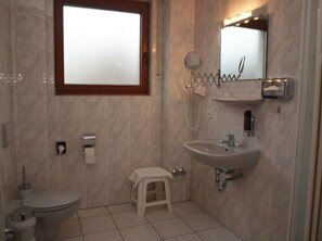 Quarto casal | Banheiro | Chuveiro, toalhas de banho