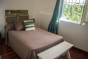 Deluxe Single Room, 1 Large Single Bed, Non Smoking | In-room safe, free WiFi, bed sheets