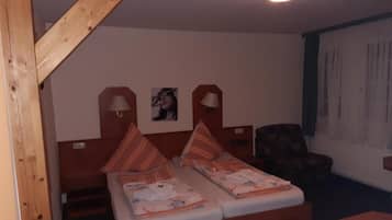 Minibar, Schreibtisch, laptopgeeigneter Arbeitsplatz, kostenloses WLAN