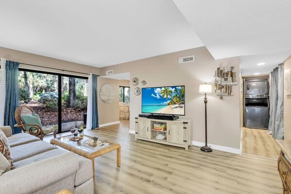 Smart TV, DVD player, videoteca