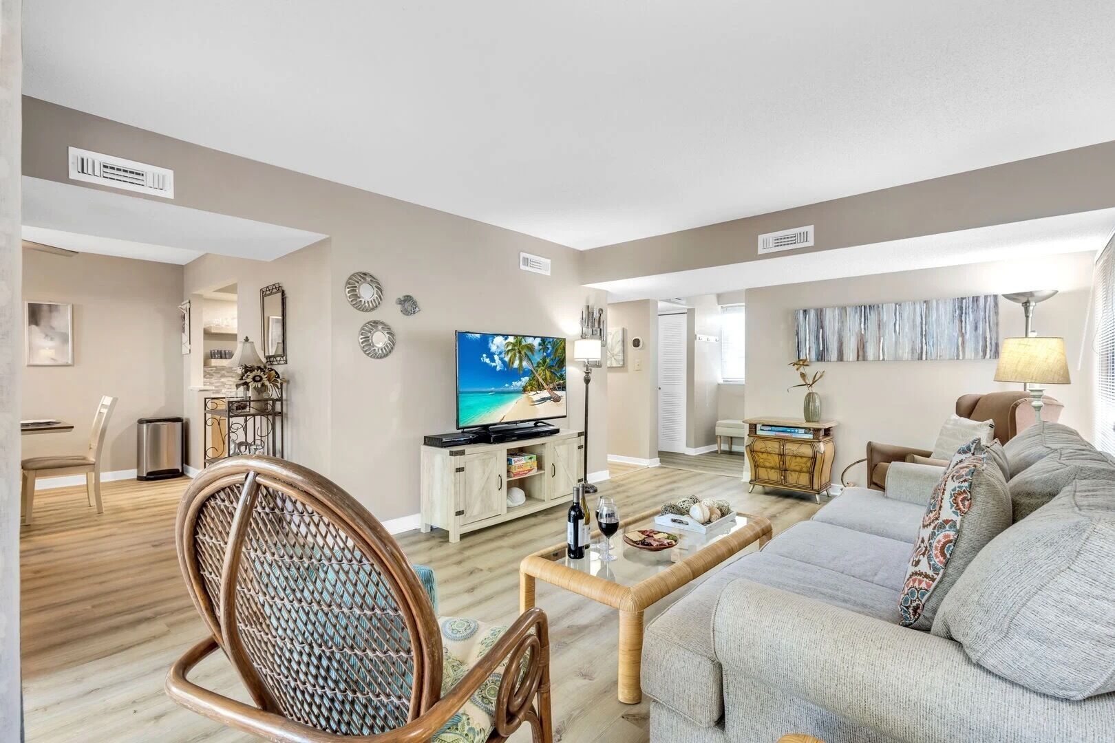 Smart TV, DVD player, video library