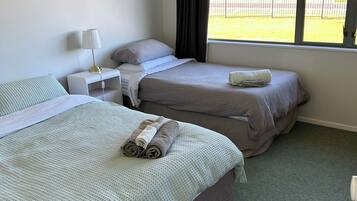 4 chambres, fer et planche à repasser, Wi-Fi gratuit, draps fournis