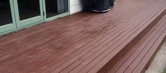 Corena's Place - walking distance to lake and town.  Includes linen and wifi. 