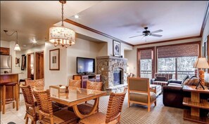 Interior - Hilton's Valdoro Lodge: Spring Break - March 8-15, 2025 (Breckenridge)