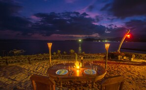 تناول الطعام بالخارج