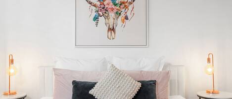 1 slaapkamer, een strijkplank/strijkijzer, gratis wifi, beddengoed