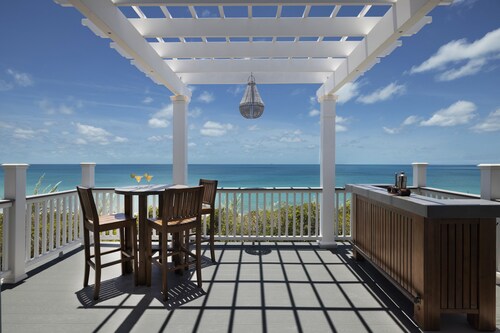 Compound w/Beach, Pool, PICKLEBALL, Gym, Kayaks, Golf Carts, VIEWS!