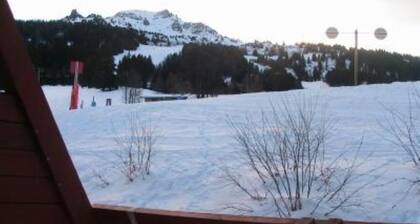 Immeuble de standing au pied des pistes et de l'école de ski idéal famille .