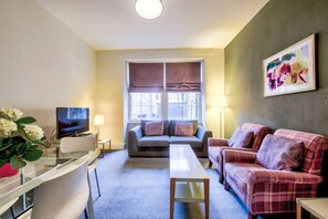 TV, offices - Stylish Home in New Town (Edinburgh)