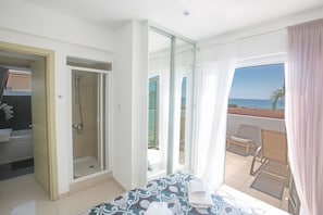 3 chambres, coffres-forts dans les chambres, fer et planche Ă repasser