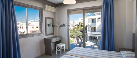 1 slaapkamer, een strijkplank/strijkijzer, wifi, beddengoed