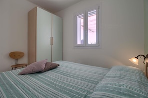 2 bedrooms