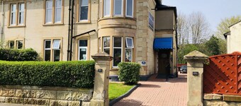 Twin Room Super Deluxe en-suite - Alba Self Catering