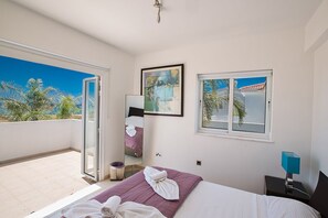 3 soverom, safe på rommet, strykejern/-brett og wi-fi (inkludert)