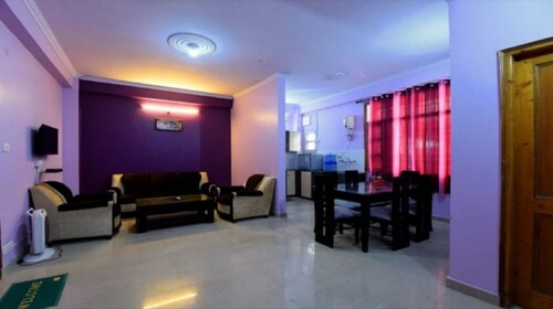 Snow Point  3 BHK  luxury  Suite | Near Mall Road & Ridge ,SHIMLA |Stunning View