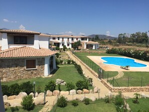 Exterior - Apartment with yard and shared pool, 500m from wonderful white sandy beach (Budoni)