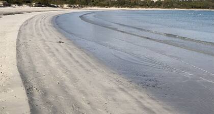 Apartment with yard and shared pool, 500m from wonderful white sandy beach