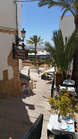Outdoor dining - SUPERB SWIMMING POOL VILLA 180 ° SEA VIEW VALENCIA ALICANTE MORAIRA (BENISSA)