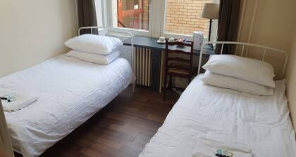 Private Twin Room with Shared Facilities - Alba Self Catering