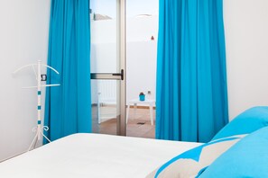 1 bedroom, soundproofing, iron/ironing board, WiFi - Corralejo Main Street Apartment (Corralejo)