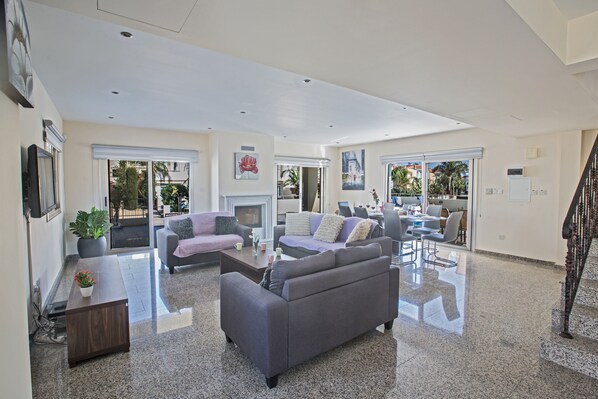 TV, music library, video library