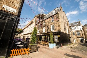 Exterior - Lovely Rose Street Apartment in New Town (Edinburgh)