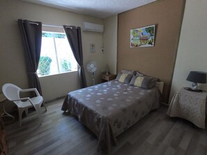 3 slaapkamers, een kluis op de kamer, een strijkplank/strijkijzer