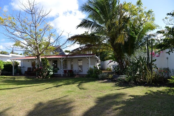 Exterior - Beautiful house a few steps from the sea with terrace and tropical garden (Trou aux biches)
