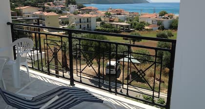 Großzügige strandnahe Ferienwohnung mit einzigartigem Blick auf Finikounda
